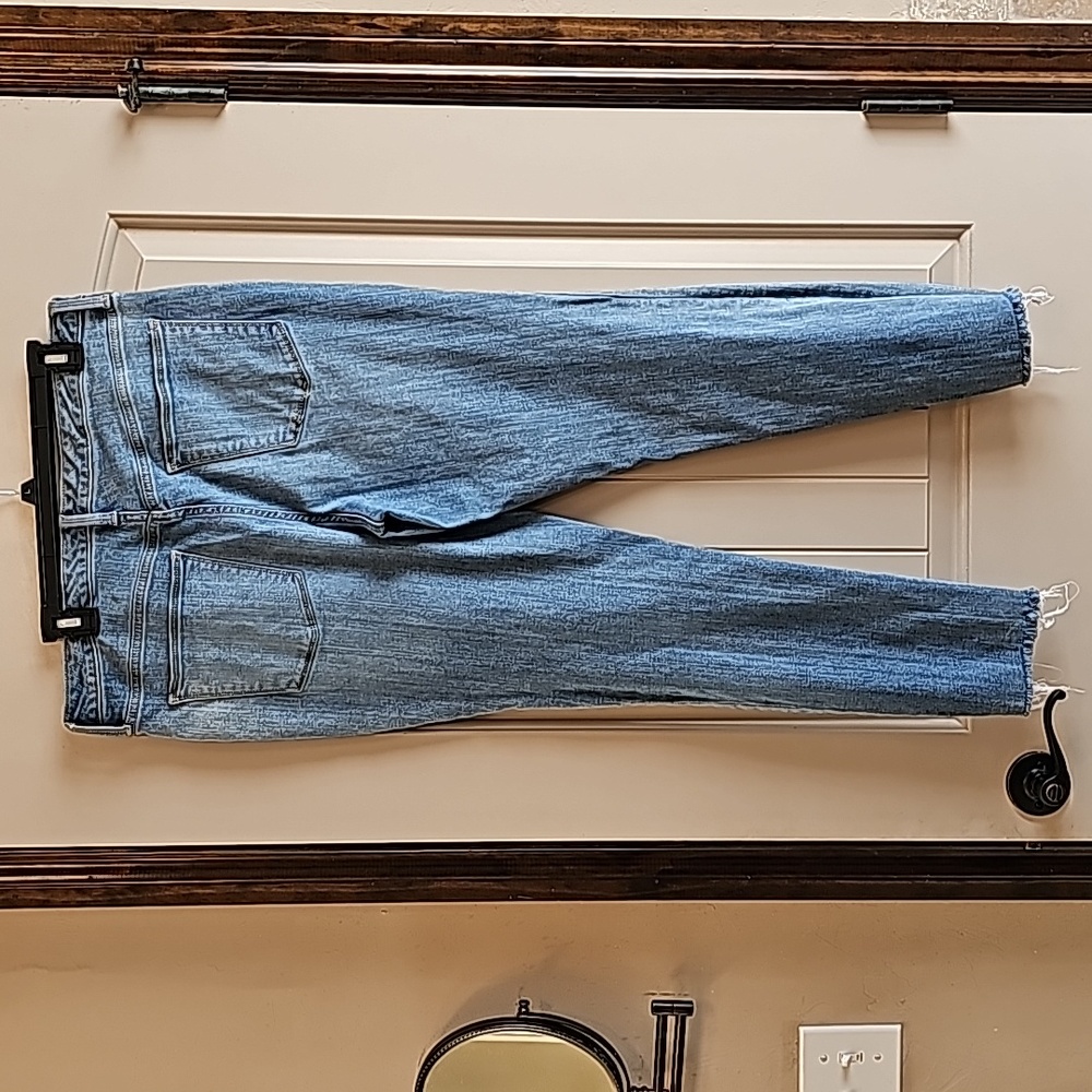 Universal Thread Distressed Stonewashed Jeans Siz… - image 7